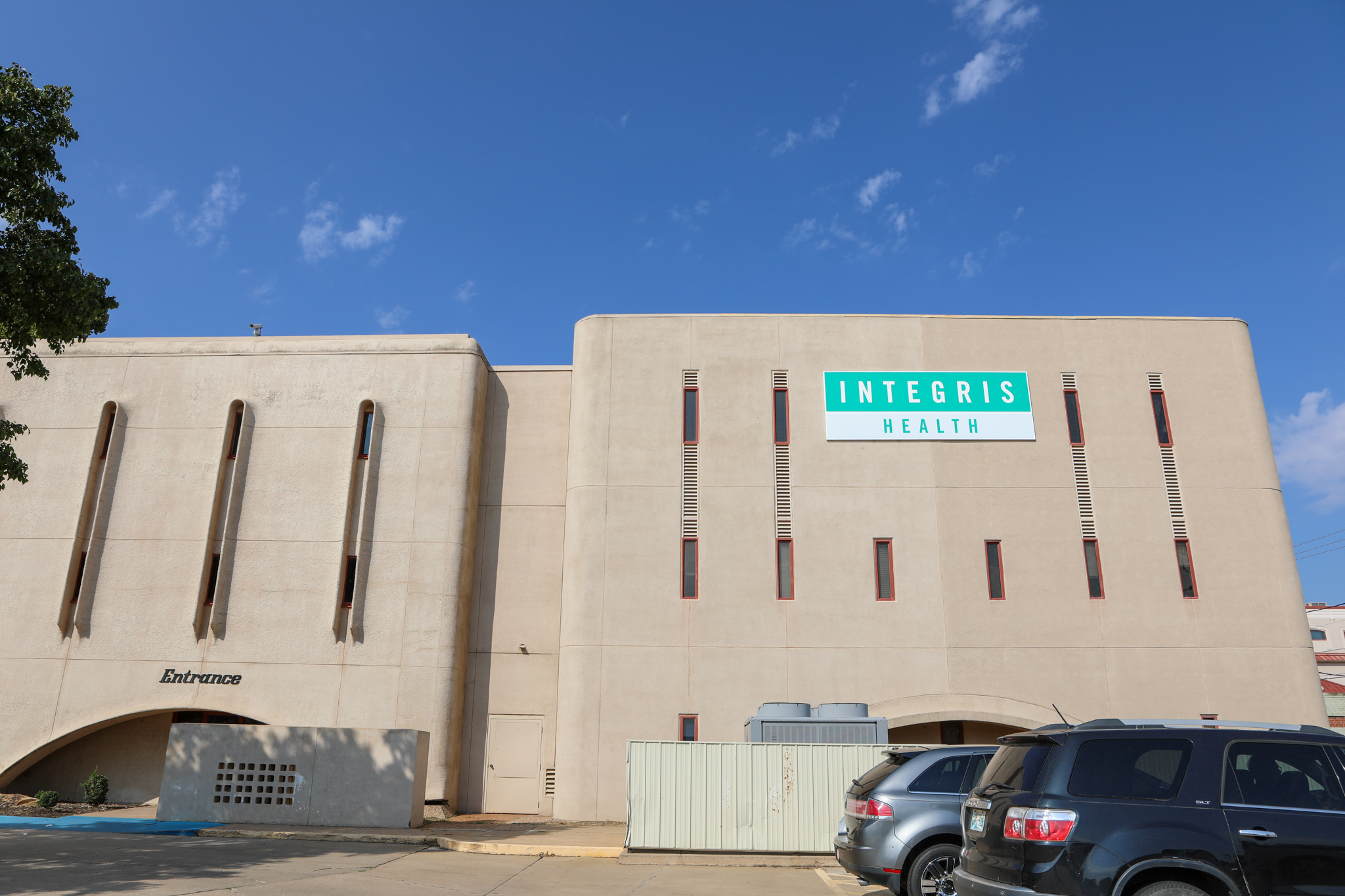 Exterior shot of INTEGRIS Health building