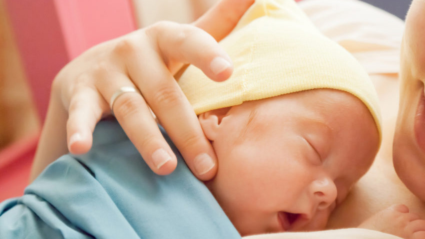 pacifiers and newborns